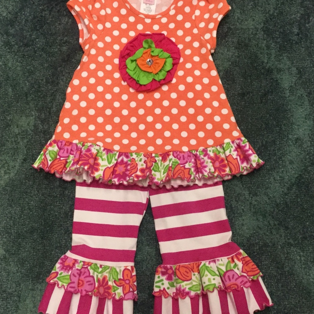 NEW - Girls 2-piece outfit